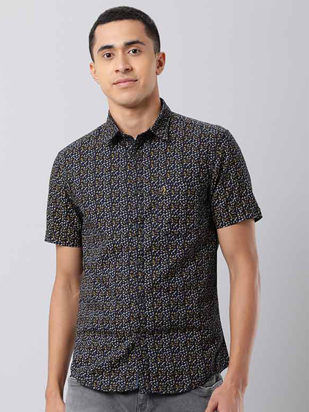 

Indian Terrain Cotton Tailored Fit Opaque Printed Casual Shirt, Navy blue