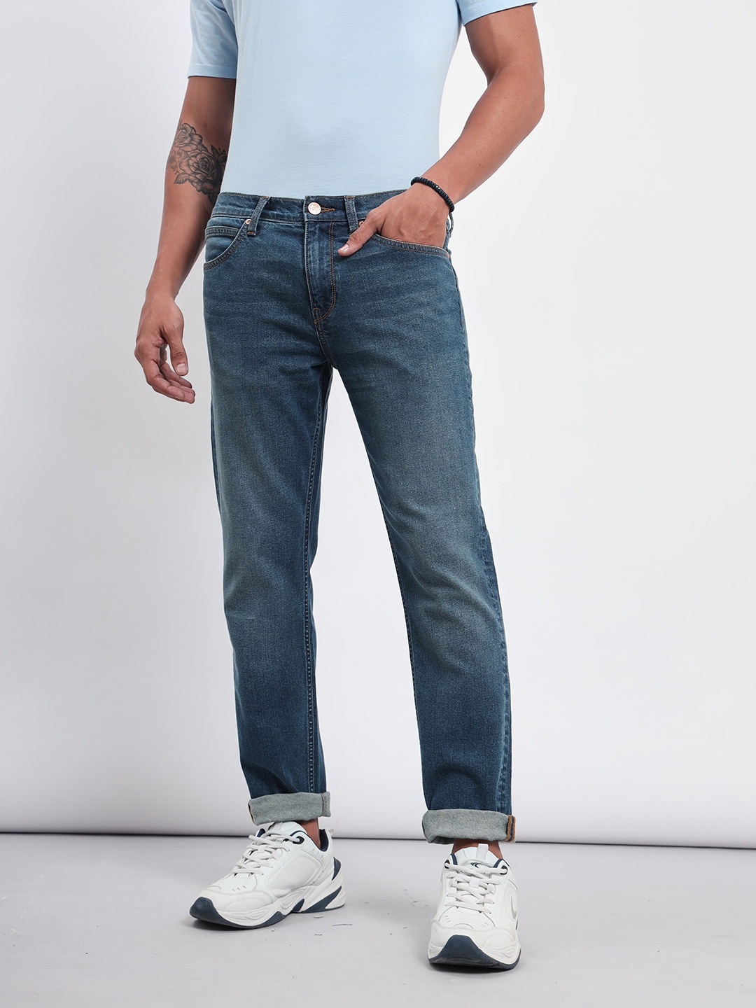 

Lee Men Rodeo Light Fade Mid Rise Clean Look Stretchable Jeans, Blue
