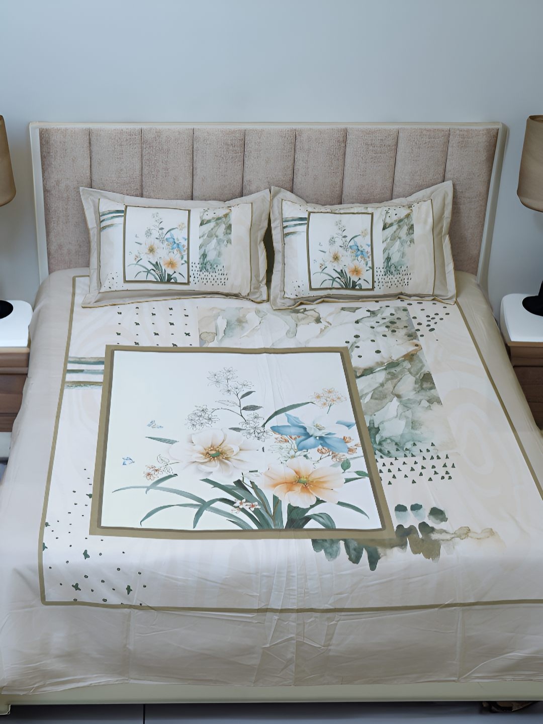 

GAPU & BALY White 120 TC Abstract King Bedsheet with 2 Pillow Covers
