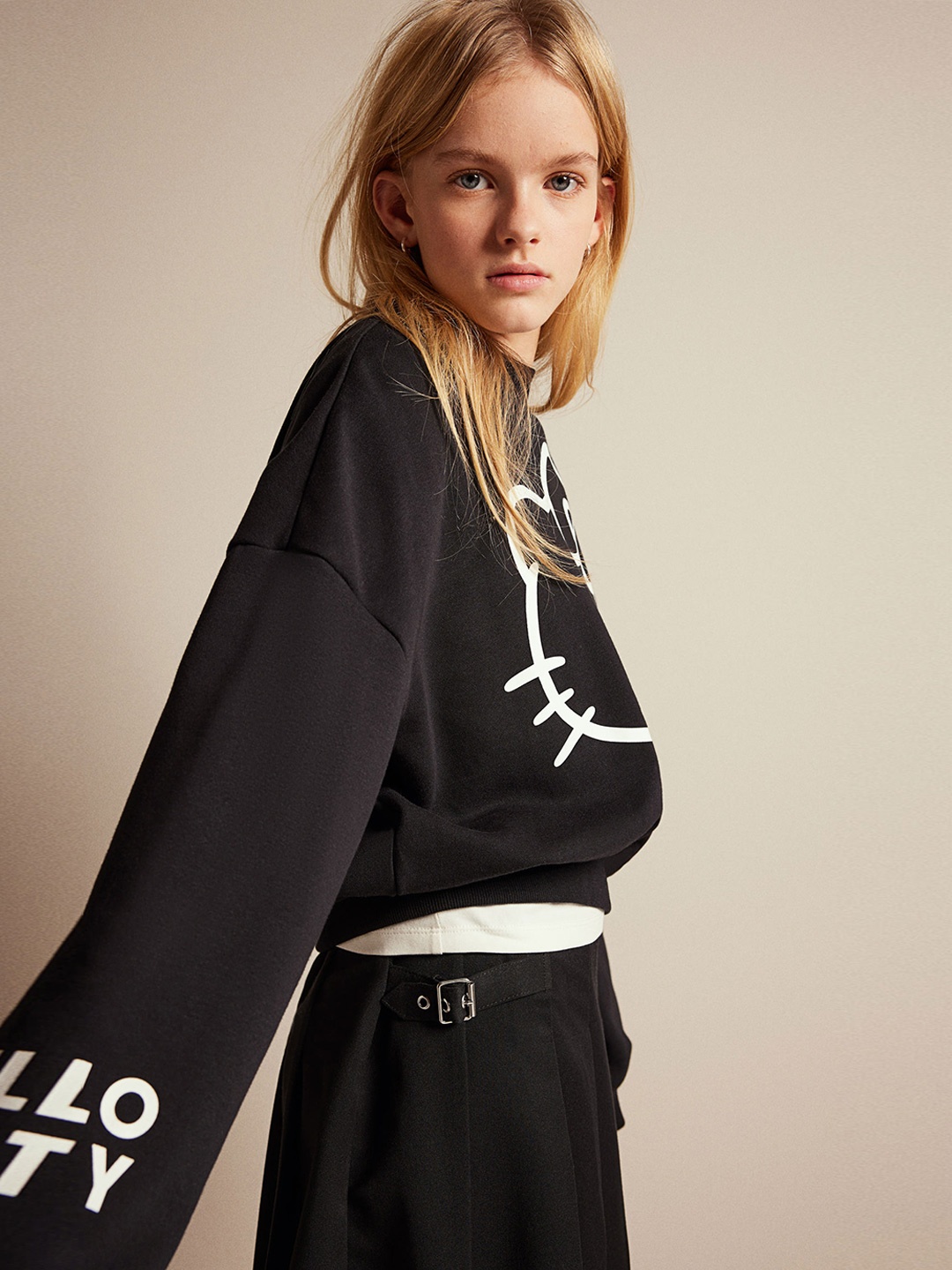 

H&M Girls Oversized Sweatshirt, Black