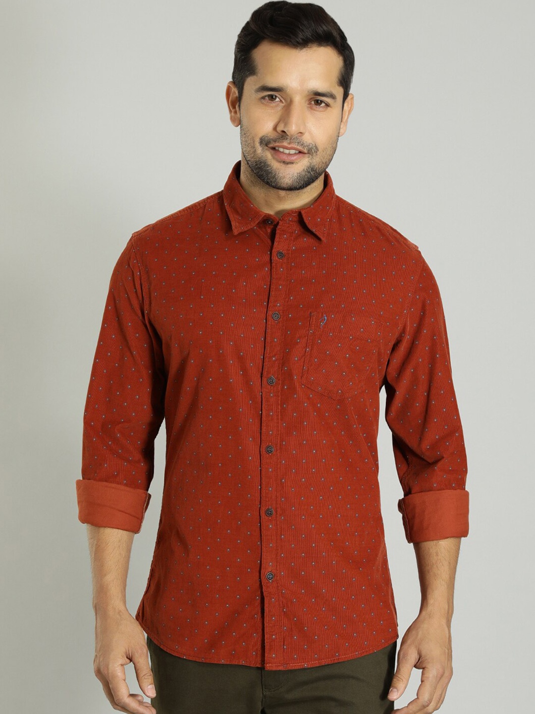 

Indian Terrain Spread Collar Long Sleeves Tailored Fit Casual Shirt, Red