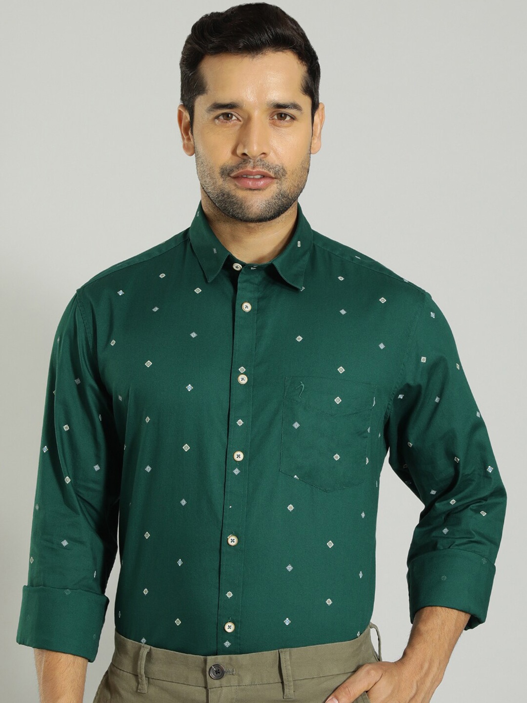 

Indian Terrain Geometric Prited Slim Fit Pure Cotton Casual Shirt, Green