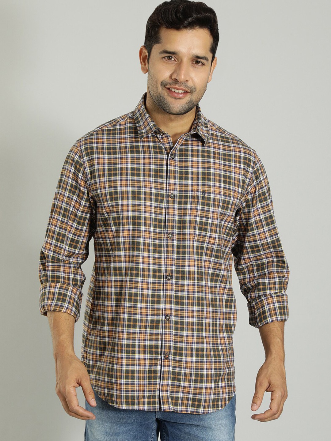 

Indian Terrain Khaki Checked Spread Collar Slim Fit Casual Shirt, Green