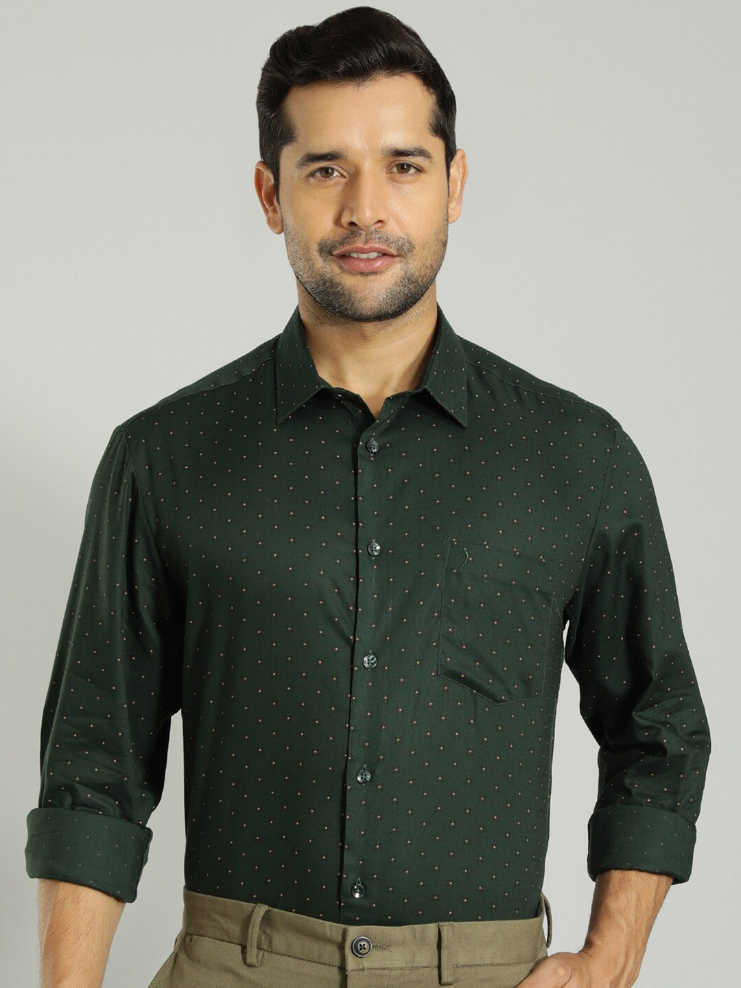 

Indian Terrain Khaki Printed Spread Collar Slim Fit Casual Shirt, Green