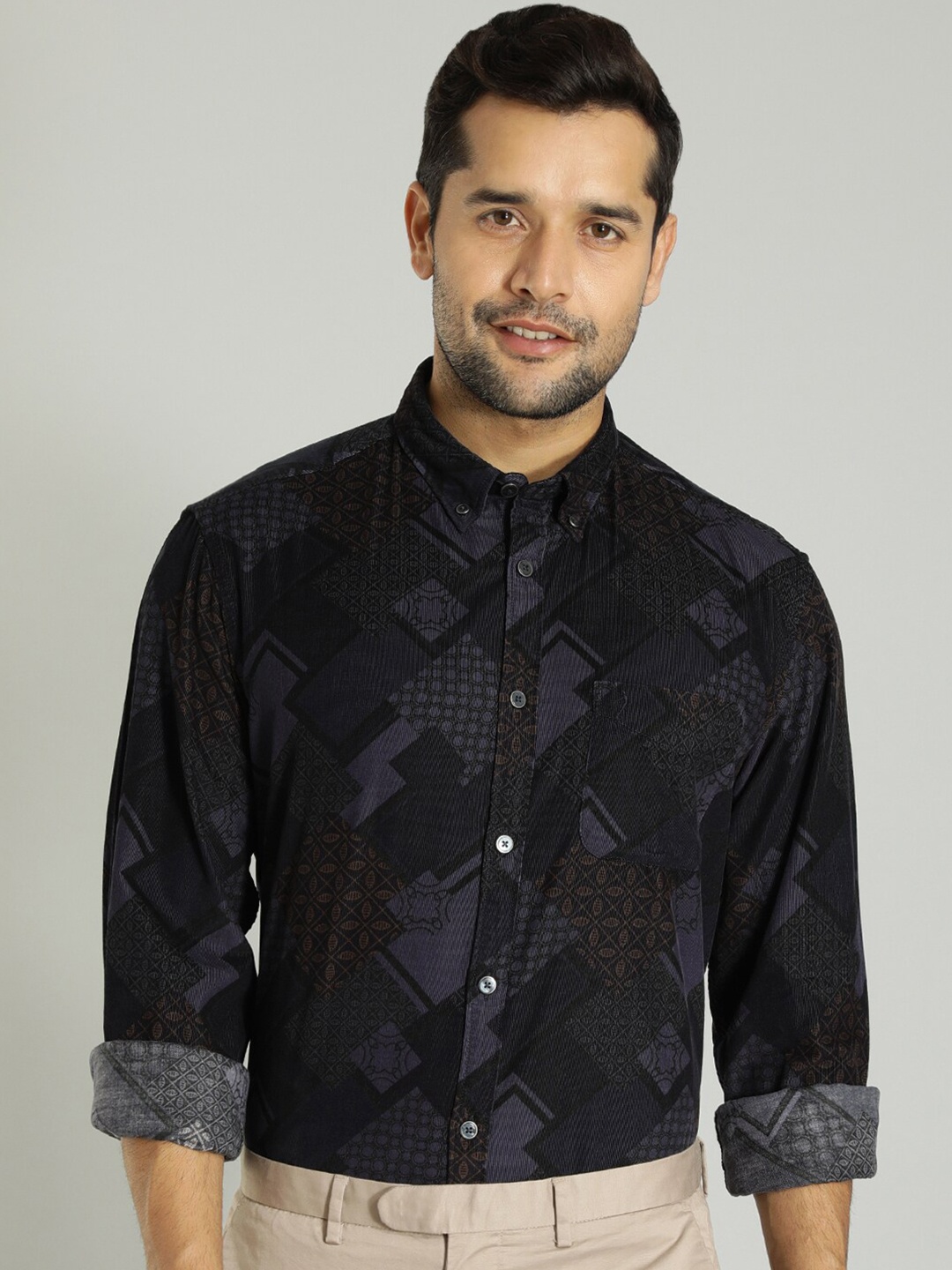 

Indian Terrain Abstract Printed Button-Down Collar Slim Fit Casual Shirt, Navy blue