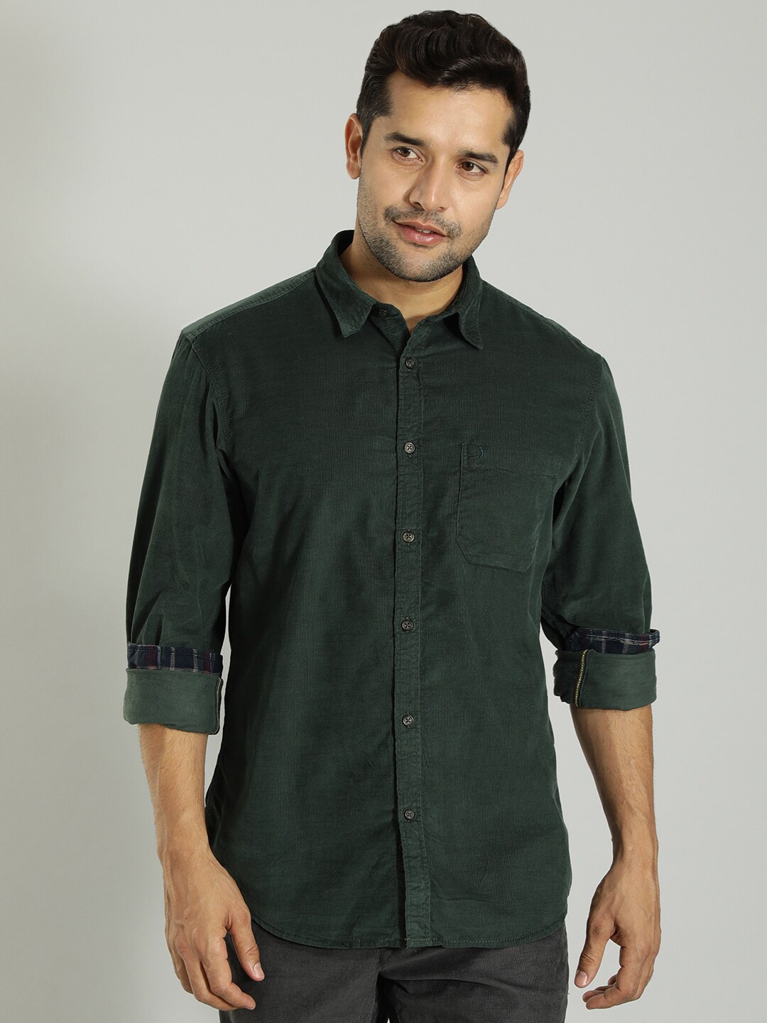 

Indian Terrain Self Design Slim Fit Casual Shirt, Green