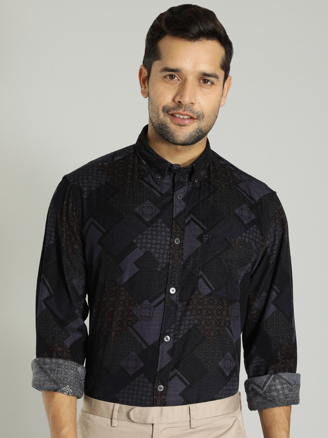 

Indian Terrain Floral Printed Button-Down Collar Pure Cotton Slim Fit Casual Shirt, Navy blue