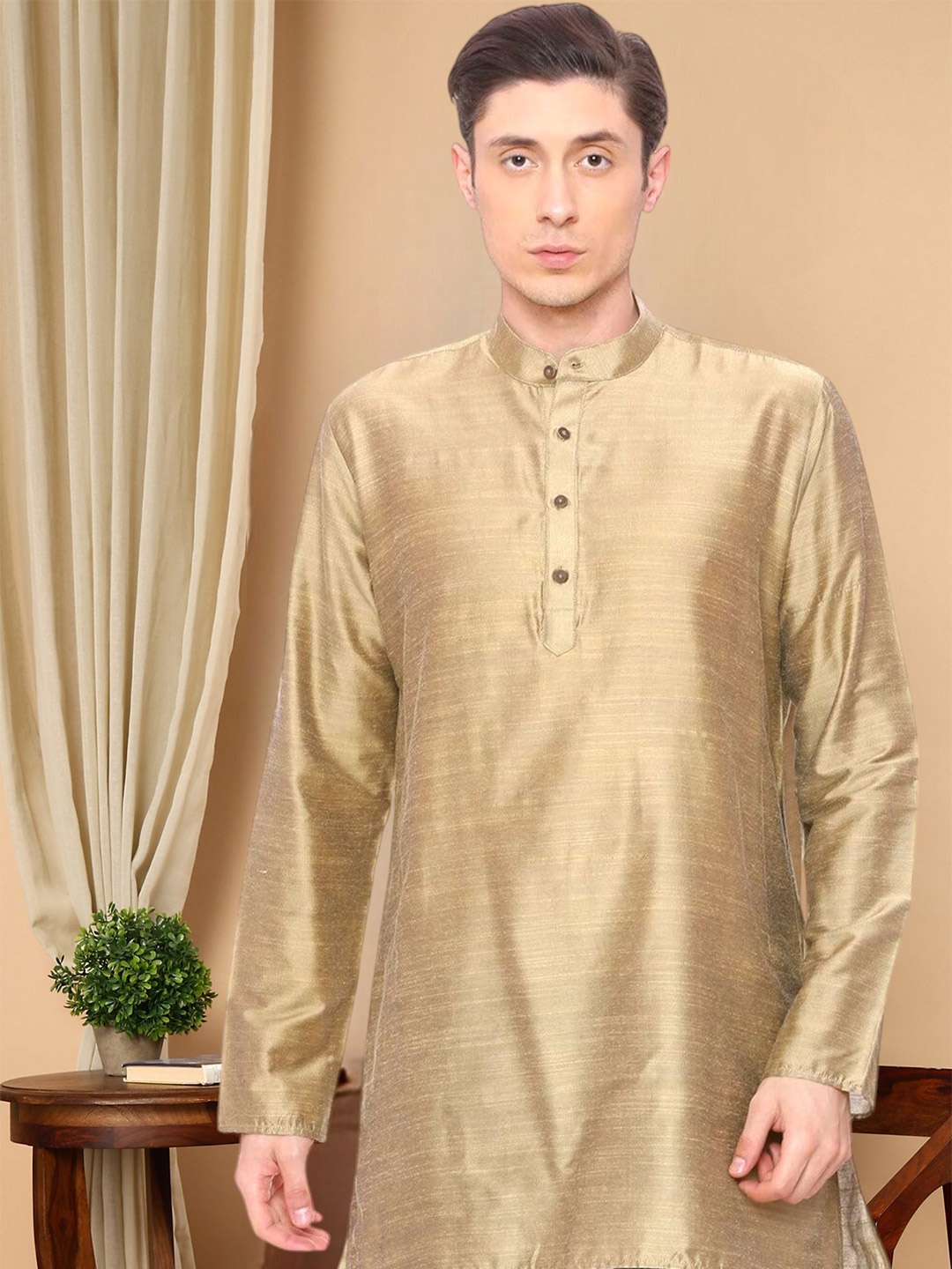 

TATTVA Men Gold-Toned Solid Straight Kurta