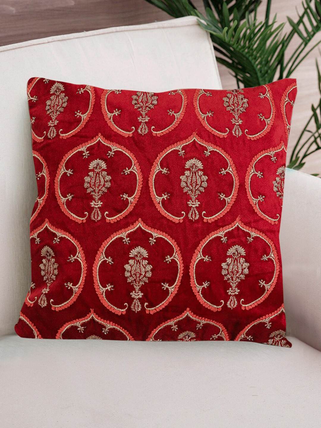 

NISRAG HOME Red & Gold Velvet Cushion Covers