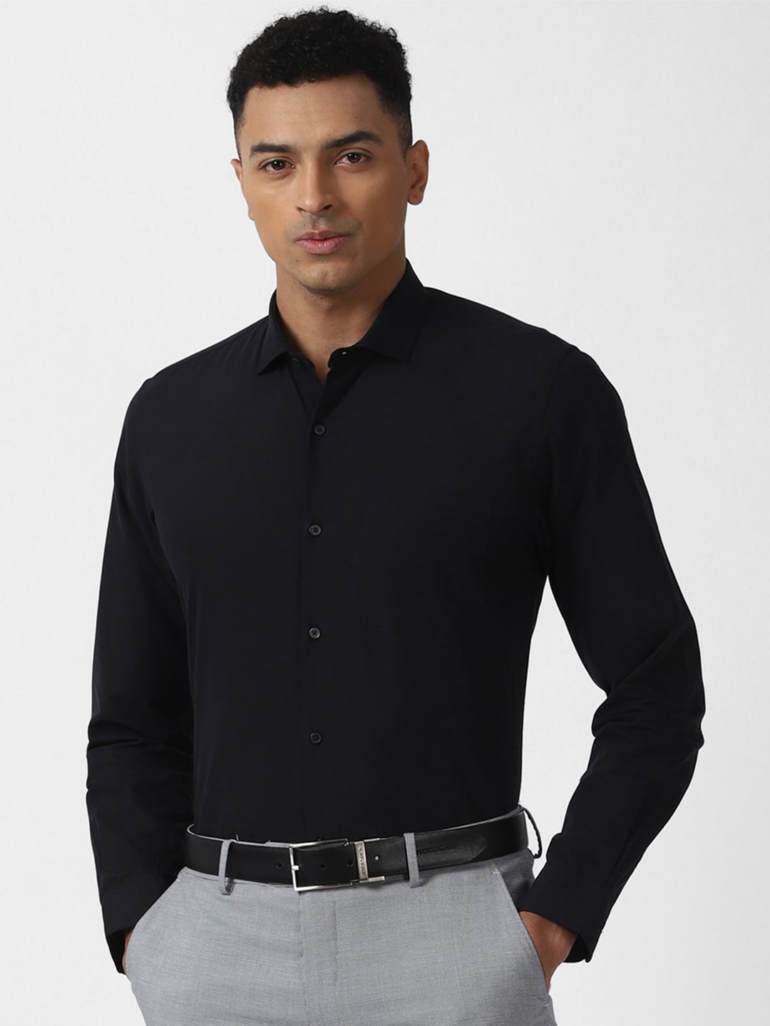 

Peter England Slim Fit Long Sleeves Cotton Formal Shirt, Black