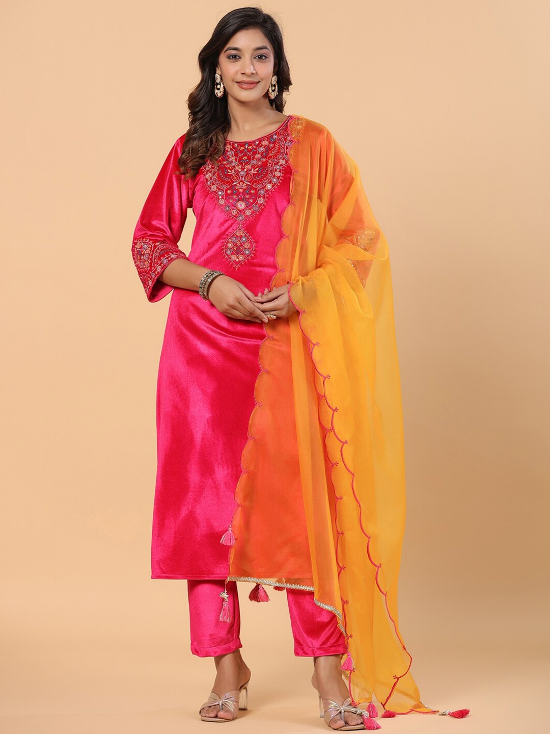 

SAVI Pink Embroidered Velvet Straight Kurta & Trousers Set With Dupatta