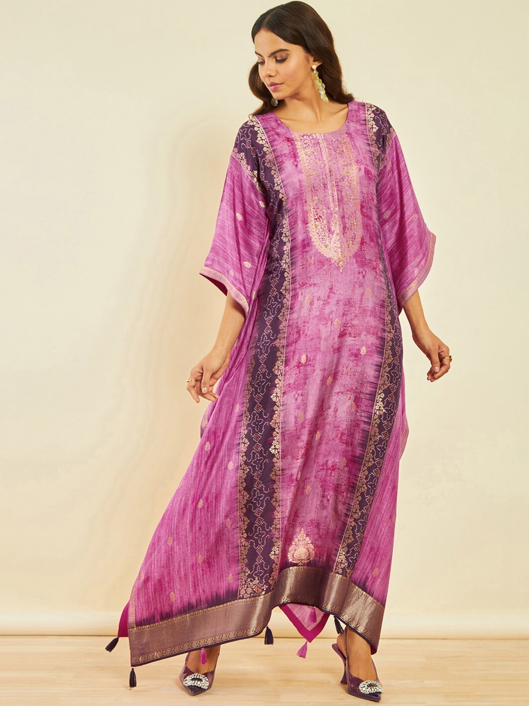 

Soch Magenta Ethnic Motifs Embellished Kimono Sleeve Brocade Kaftan Maxi Dress