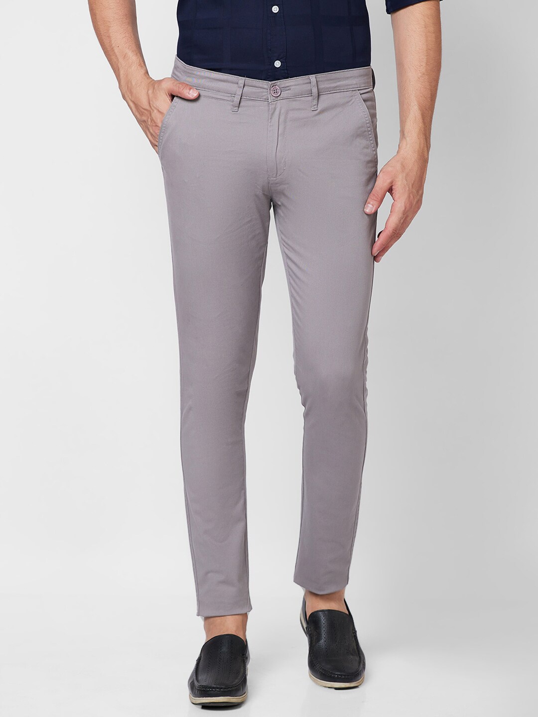 

GIORDANO Men Mid-Rise Slim Fit Chinos Trousers, Grey