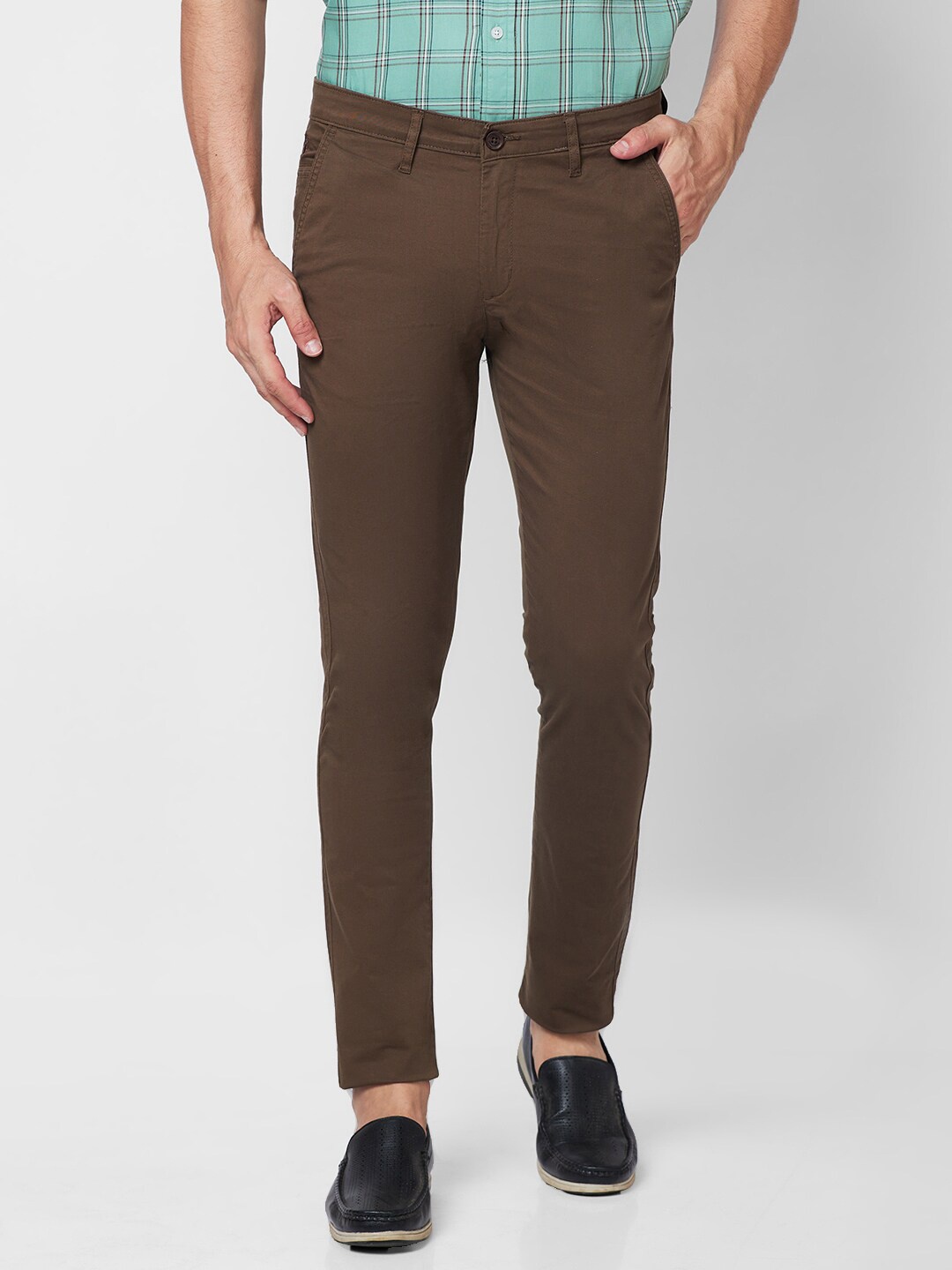 

GIORDANO Men Mid-Rise Slim Fit Chinos Trousers, Brown