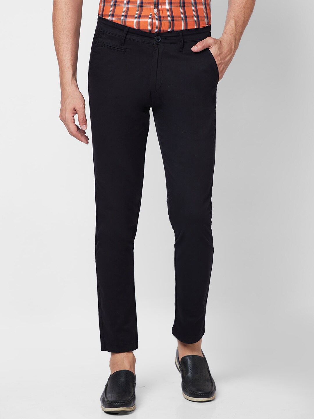 

GIORDANO Men Mid-Rise Chinos, Black