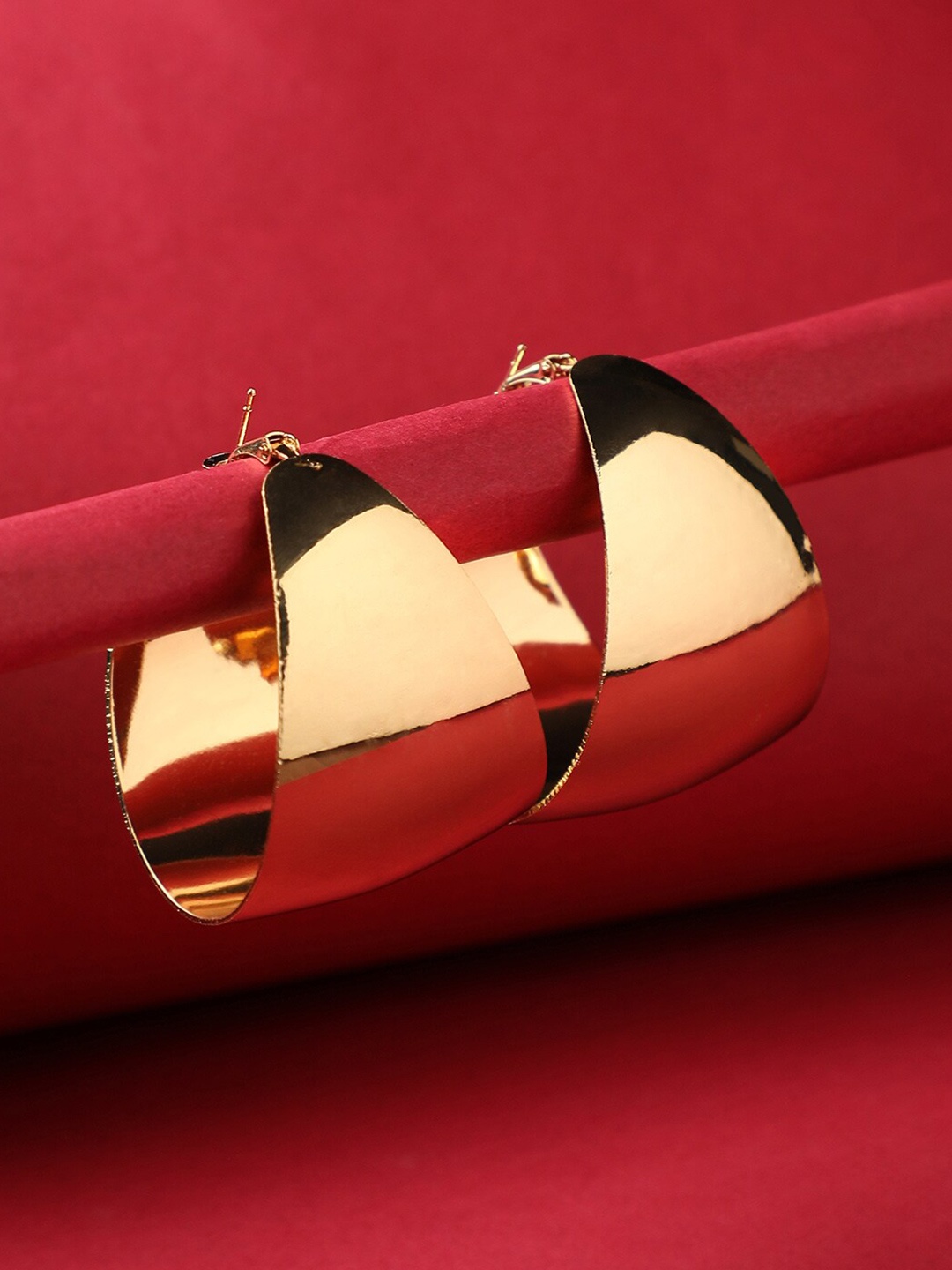 

DressBerry Gold-Toned Gold Plated Hoop Earrings
