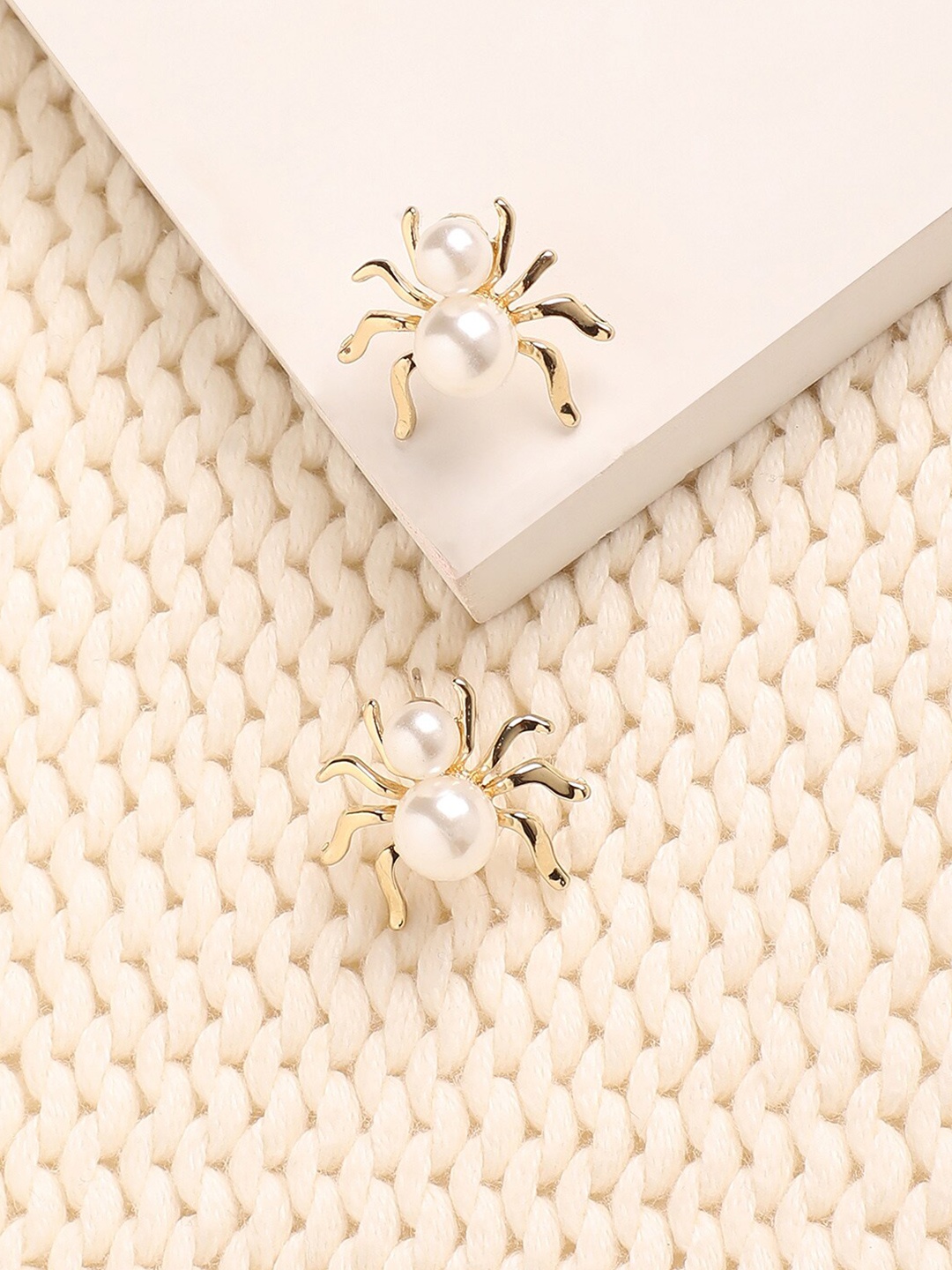 

DressBerry Gold-Toned Gold Plated Pearls Studs Earrings