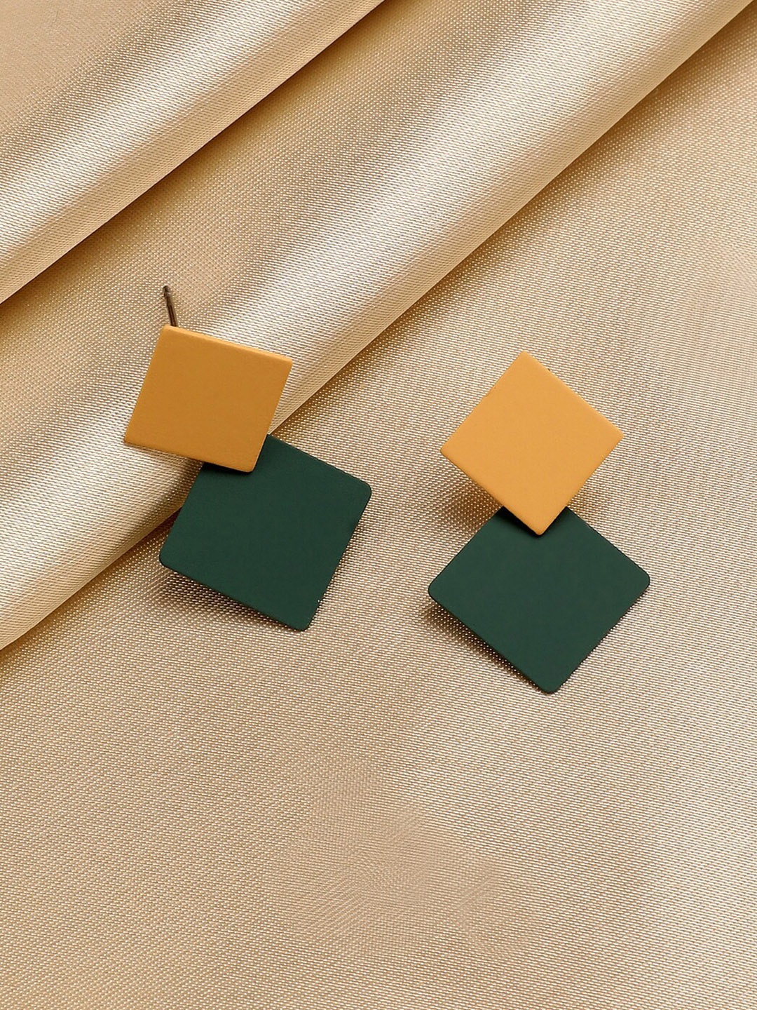 

DressBerry Yellow Green Geometric Stud Earrings