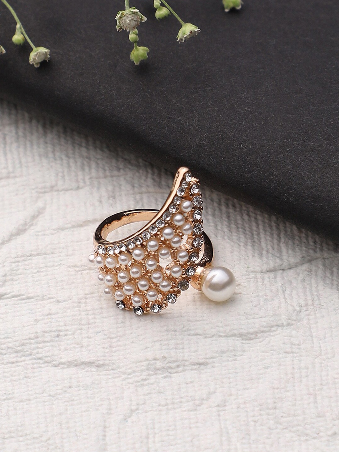 

DressBerry Gold Toned Gold-Plated Stone-Studded Finger Ring