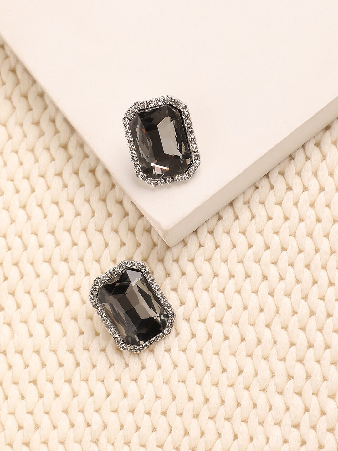 

DressBerry Black Gold Plated Studs Earrings
