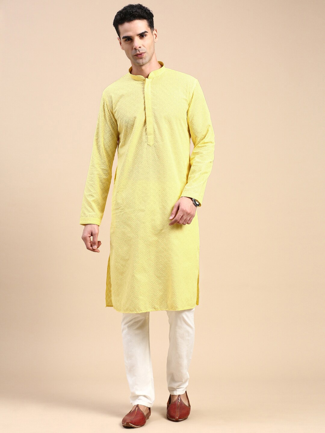 

Rishika Embroidered Geometric Mandarin Collar Straight Kurta, Yellow