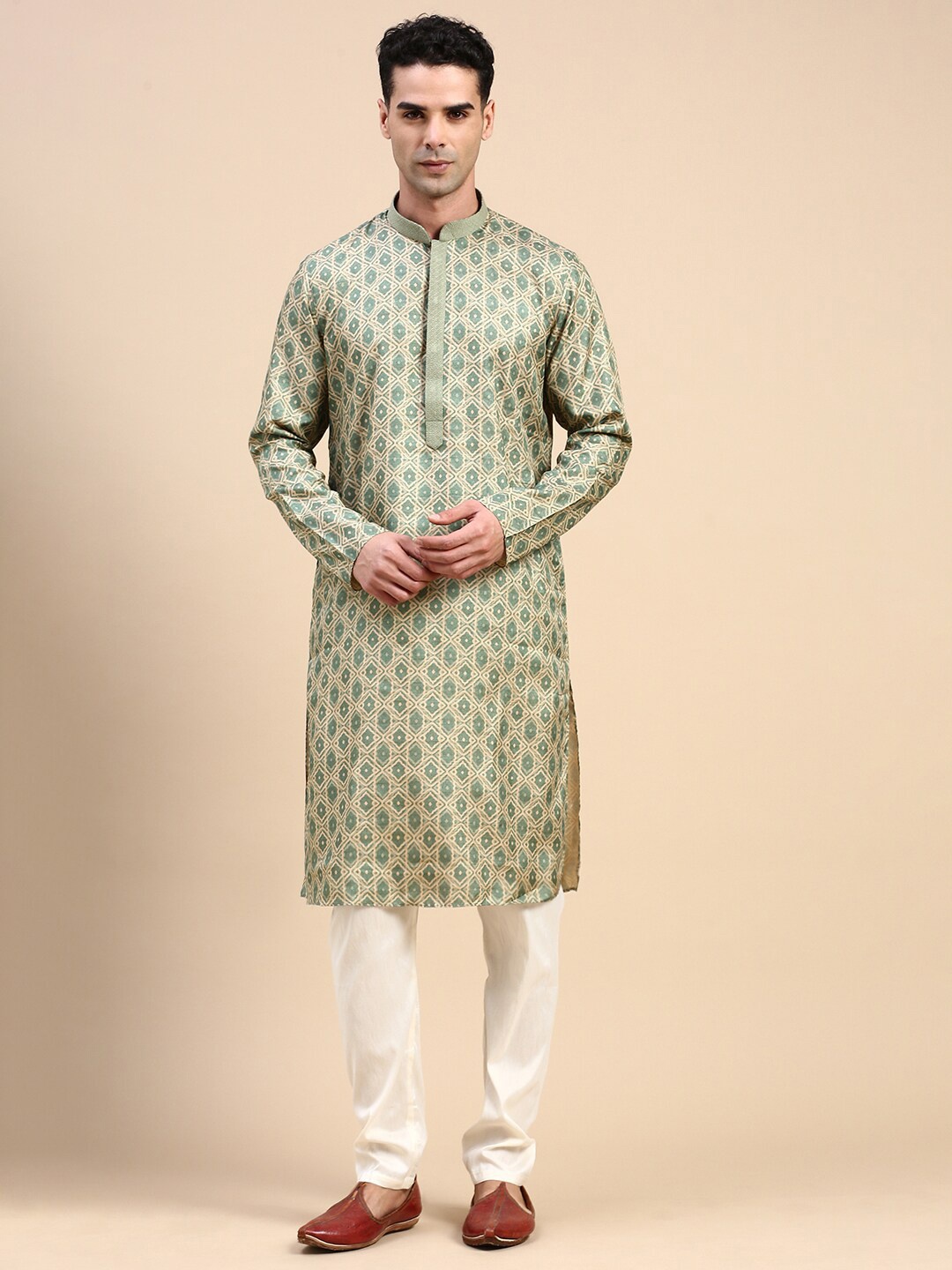 

Rishika Ethnic Motifs Woven Design Mandarin Collar Kurta, Green