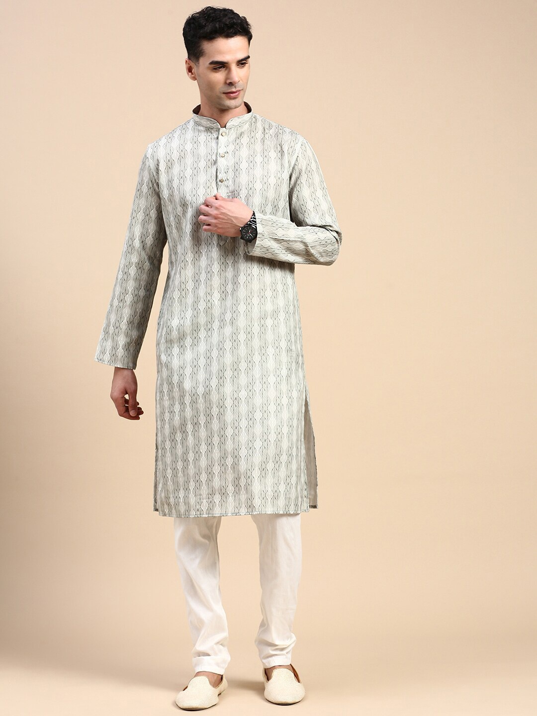 

Rishika Striped Woven Design Mandarin Collar Straight Kurta, Green