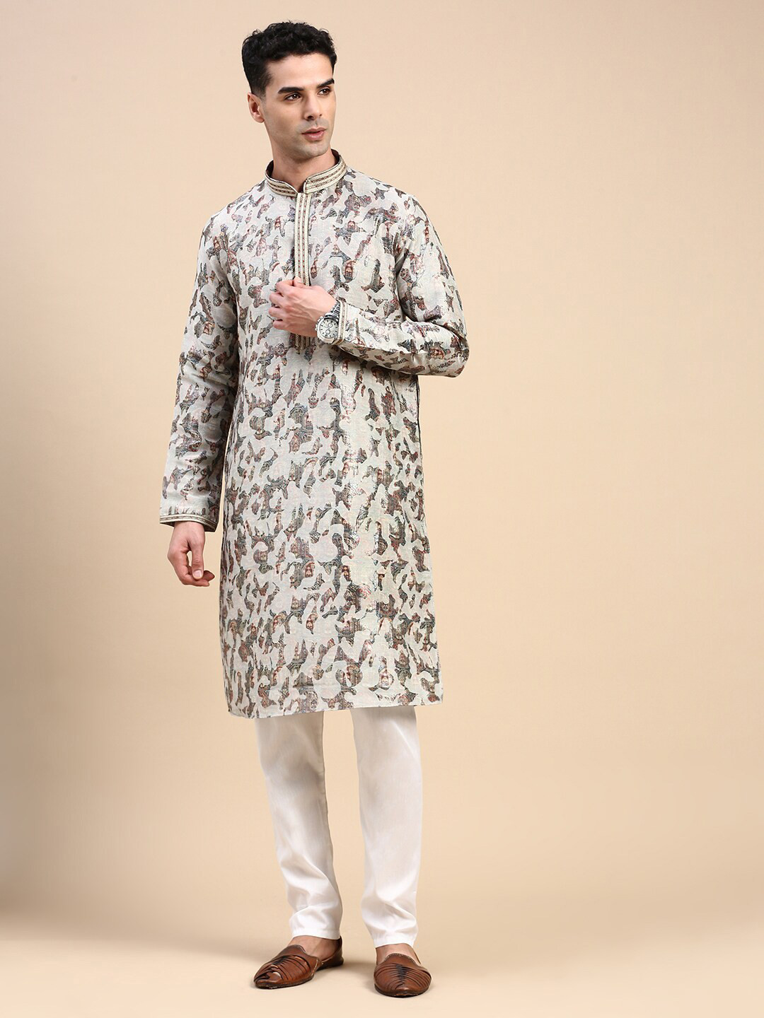 

Rishika Abstract Printed Thread Work Mandarin Collar Kurta, Green