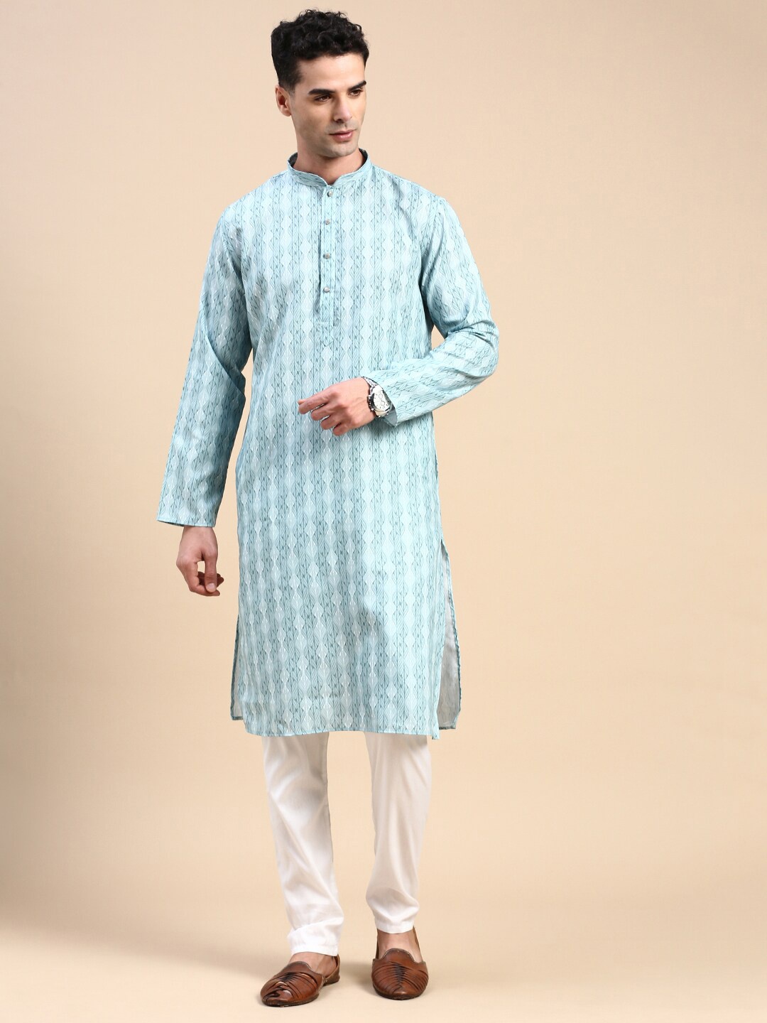 

Rishika Striped Printed Mandarin Collar Straight Kurta, Green