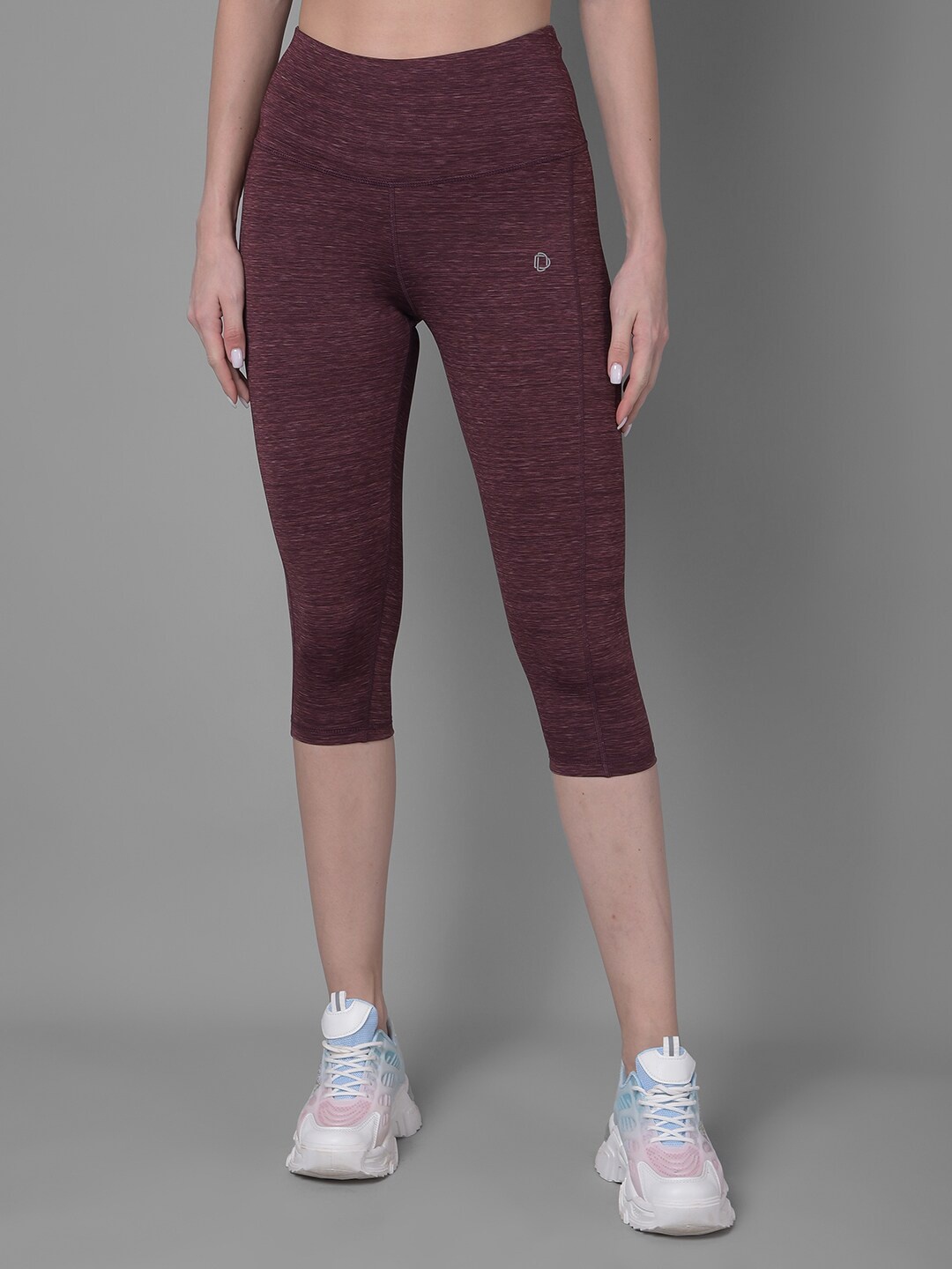 

Dollar Women Mid Rise Capris, Maroon