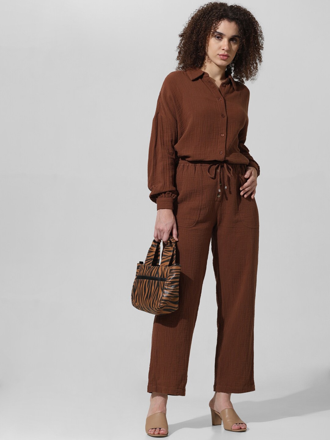 

ONLY Women Textured Straight Fit Pure Cotton Trousers, Brown