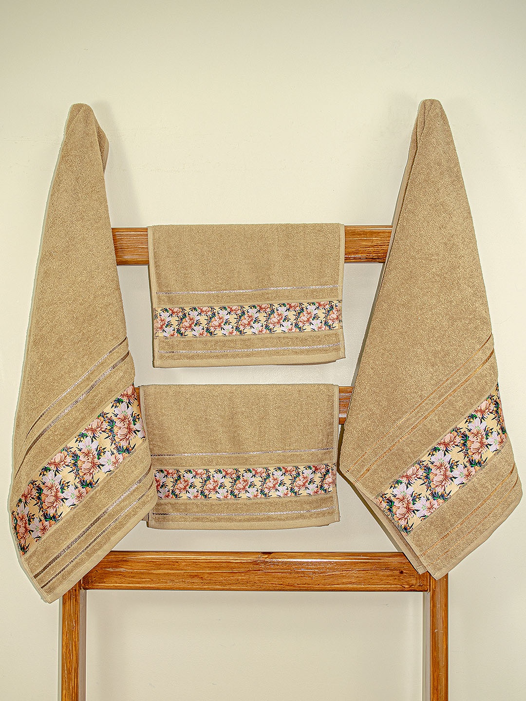 

Aura Beige 4 Pieces Printed Cotton 450 GSM Towel Set
