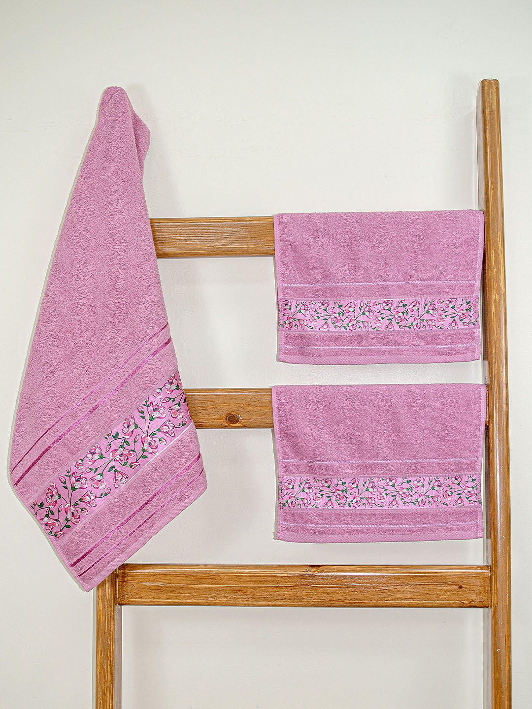 

Aura Purple 3 Pieces Printed Cotton 450 GSM Towel Set