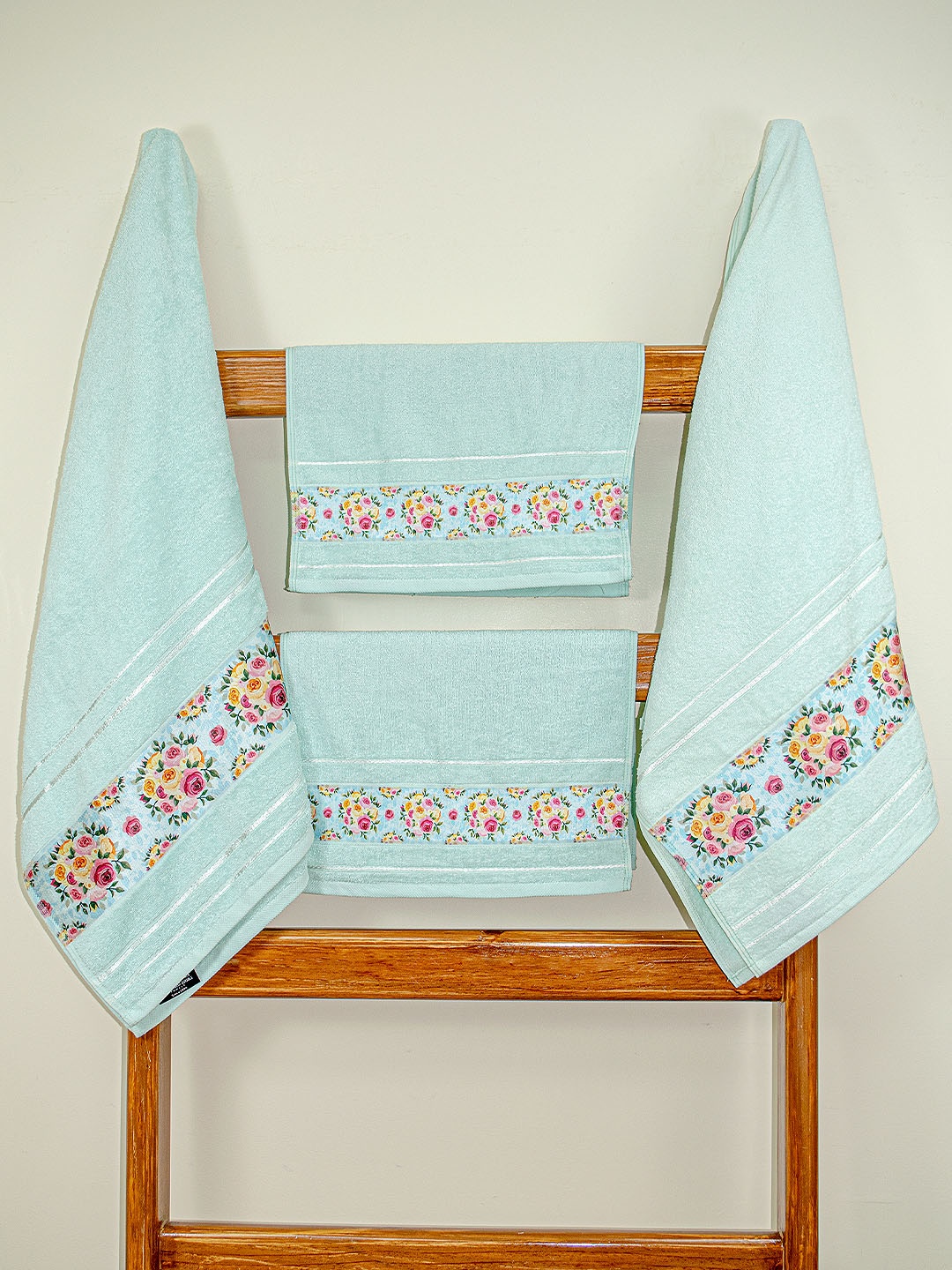 

Aura Turquoise Blue 4 Pieces Printed Cotton 450 GSM Towel Set