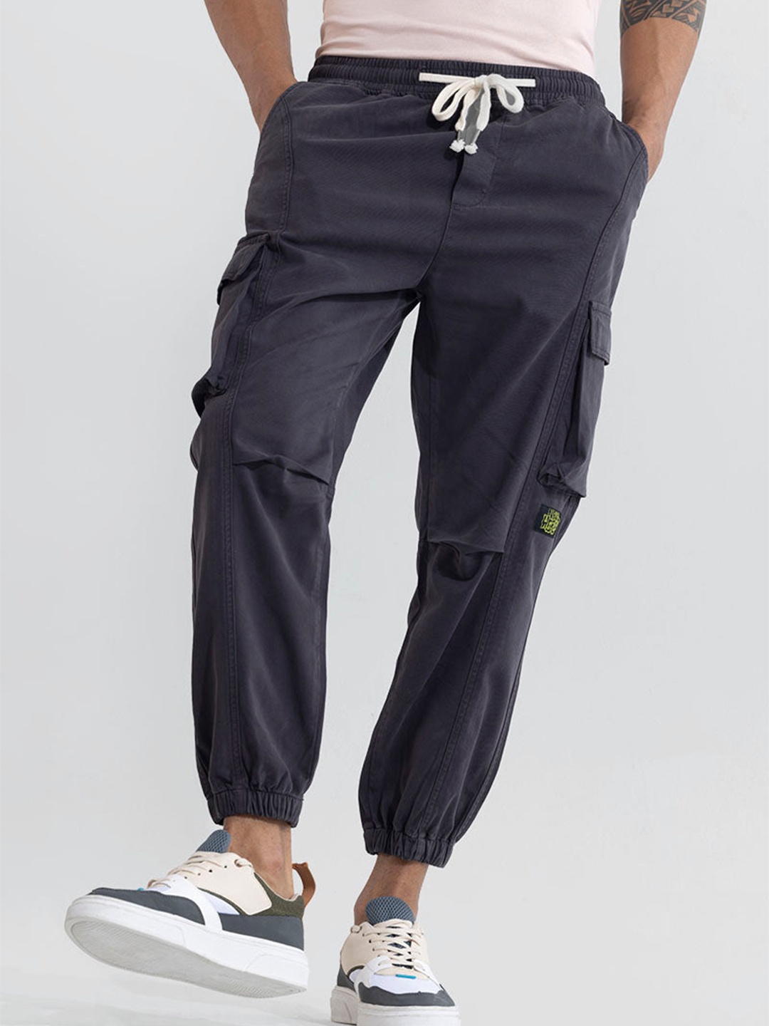 

Snitch Men Grey Smart Loose Fit Cotton Cargos