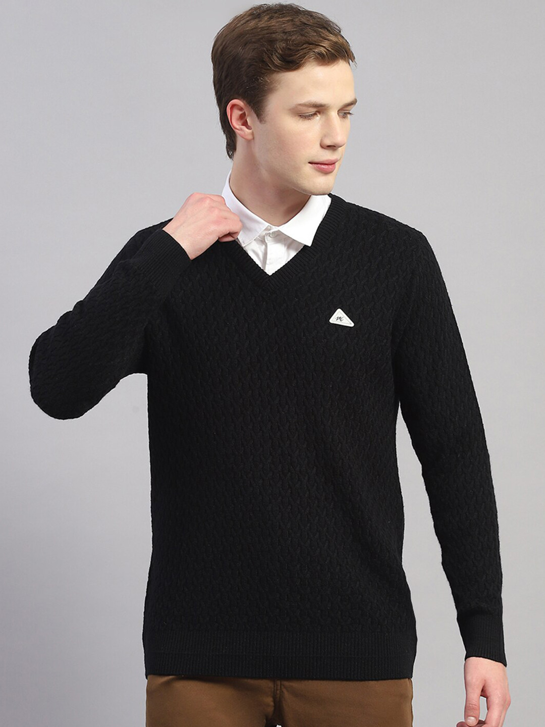 

Monte Carlo V-Neck Woollen Pullover, Black
