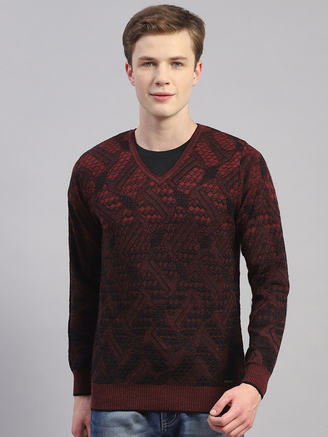 

Monte Carlo Geometric Self Design V-Neck Woollen Pullover, Maroon