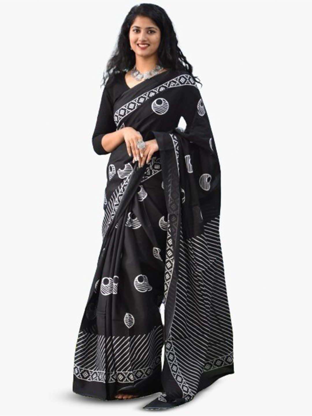 

clothonus Geometric Printed Ikat Pure Cotton Saree, Black