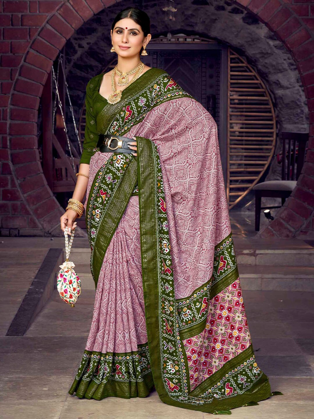 

Mitera Ethnic Motifs Printed Woven Design Patola Saree, Mauve