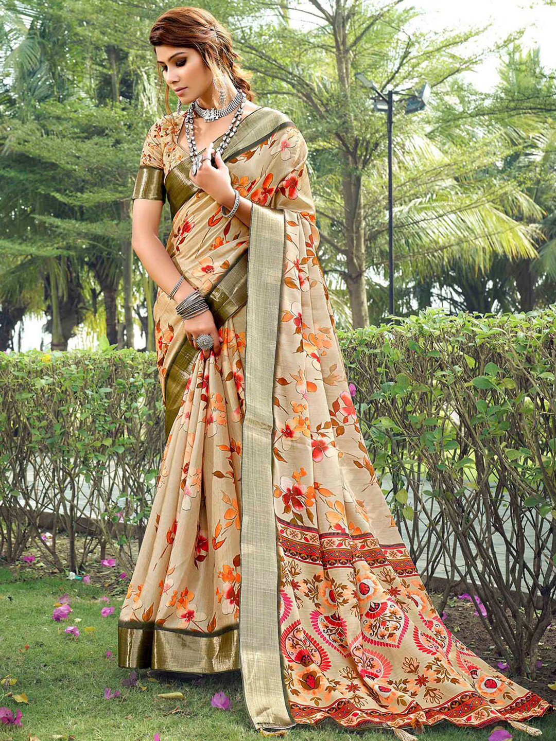 

Mitera Floral Printed Woven Design Zari Sungudi Saree, Beige