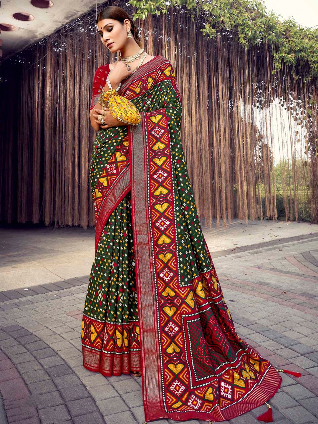 

Mitera Ethnic Motifs Printed Dola Silk Saree, Green