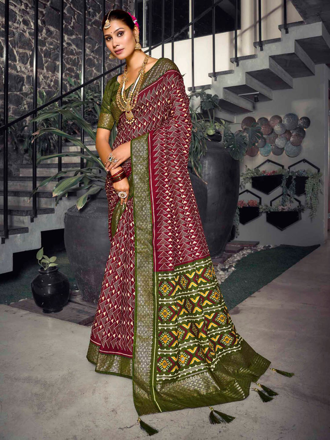 

Mitera Ethnic Motifs Printed Dola Silk Saree, Burgundy
