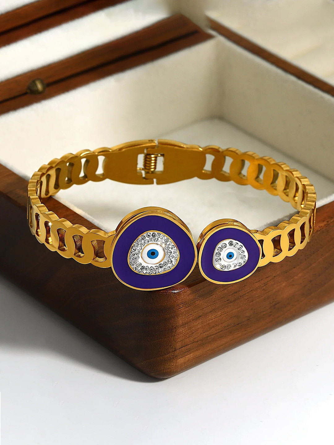 

VIEN Gold-Plated Kada Bracelet
