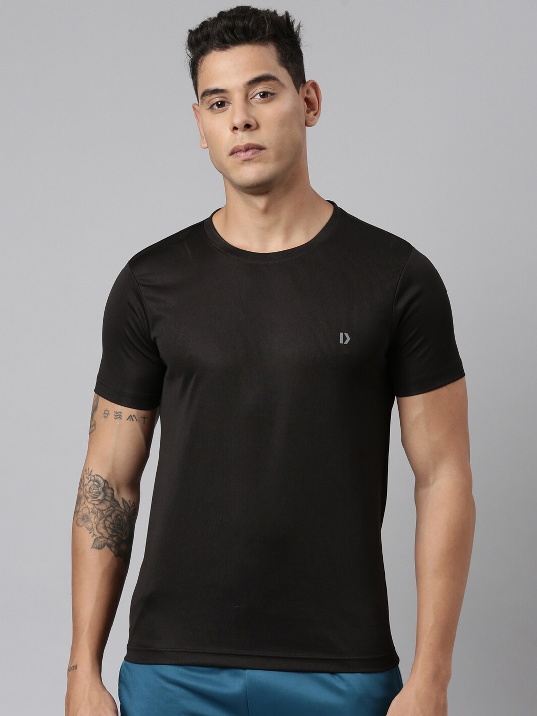 

DIXCY SCOTT Round Neck Short Sleeve Tshirt, Black