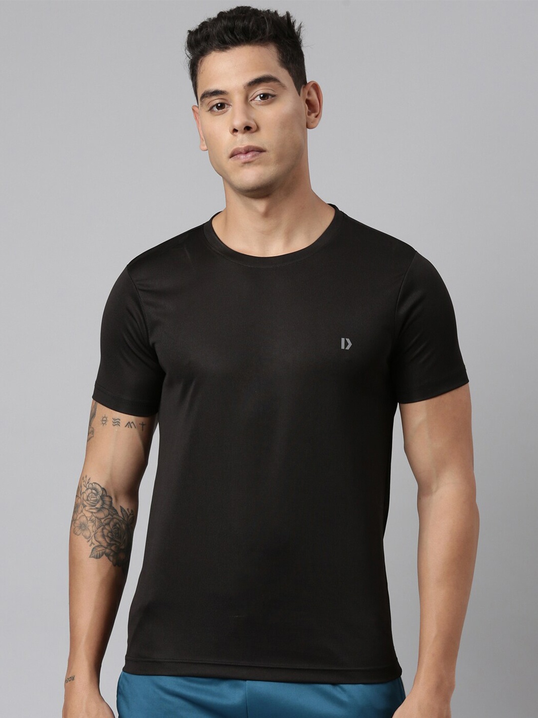

DIXCY SCOTT Round Neck T-shirt, Black
