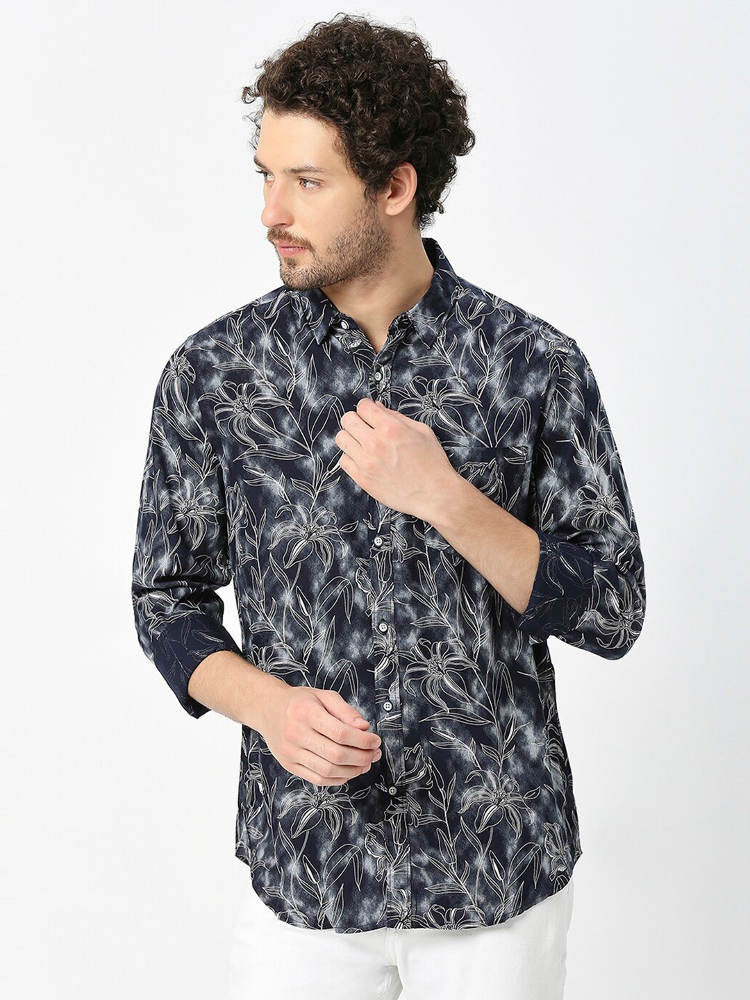 

VALEN CLUB Slim Fit Floral Printed Casual Shirt, Navy blue