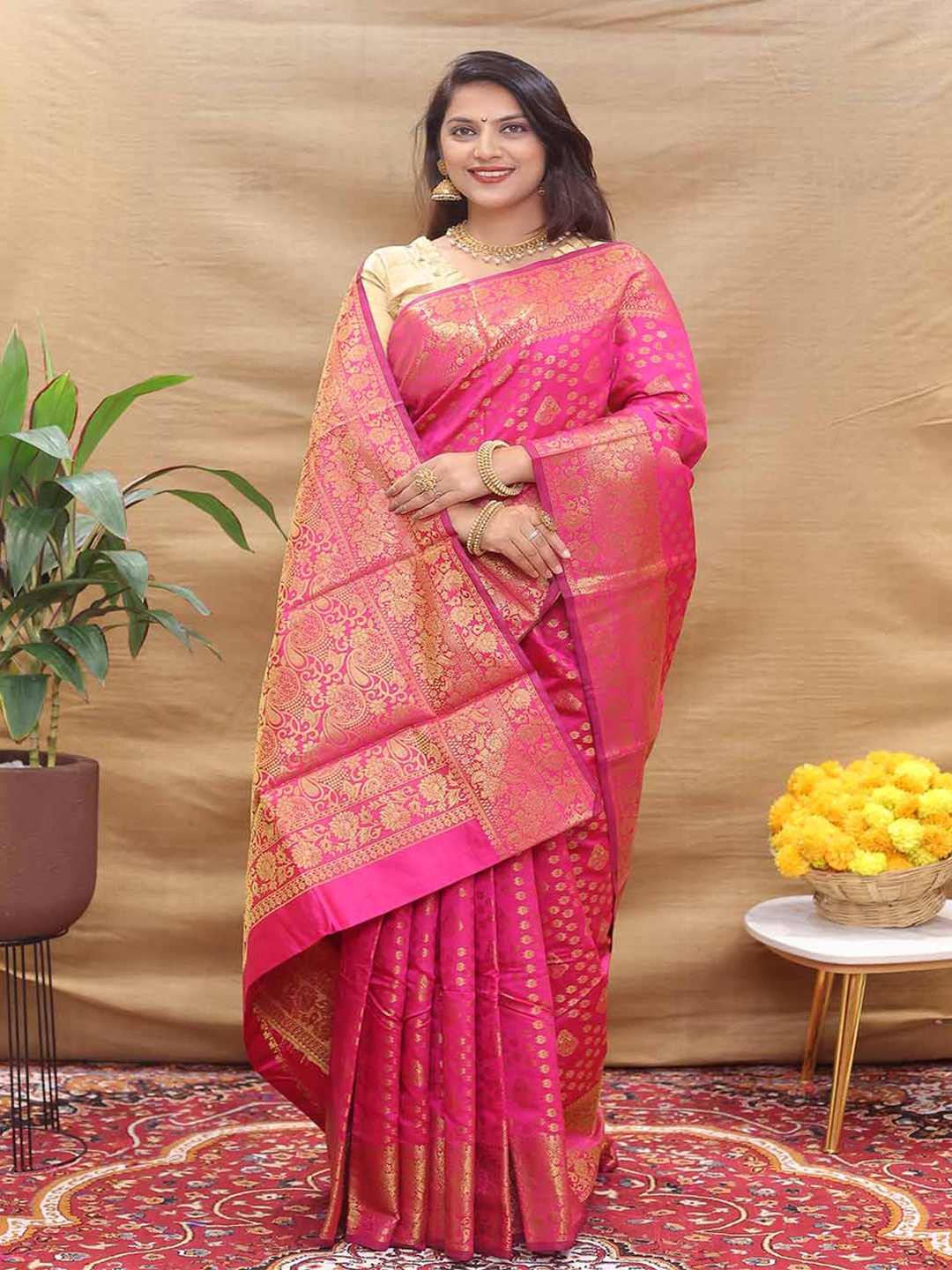 

Mitera Floral Woven Design Zari Saree, Pink