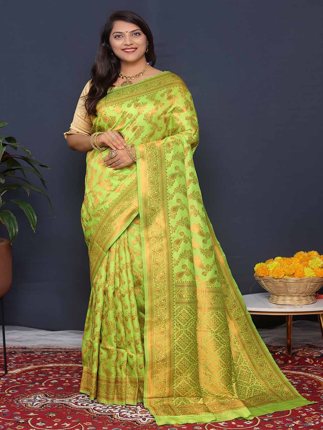 

Mitera Woven Design Zari Art Silk Saree, Green