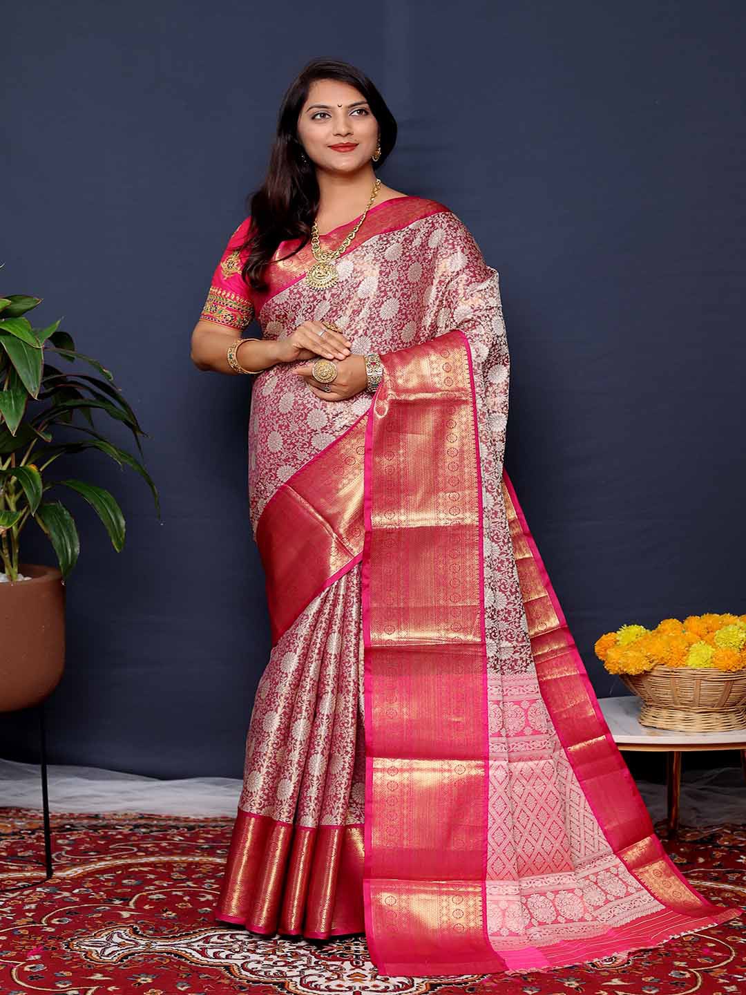 

Mitera Woven Design Zari Art Silk Saree, Maroon