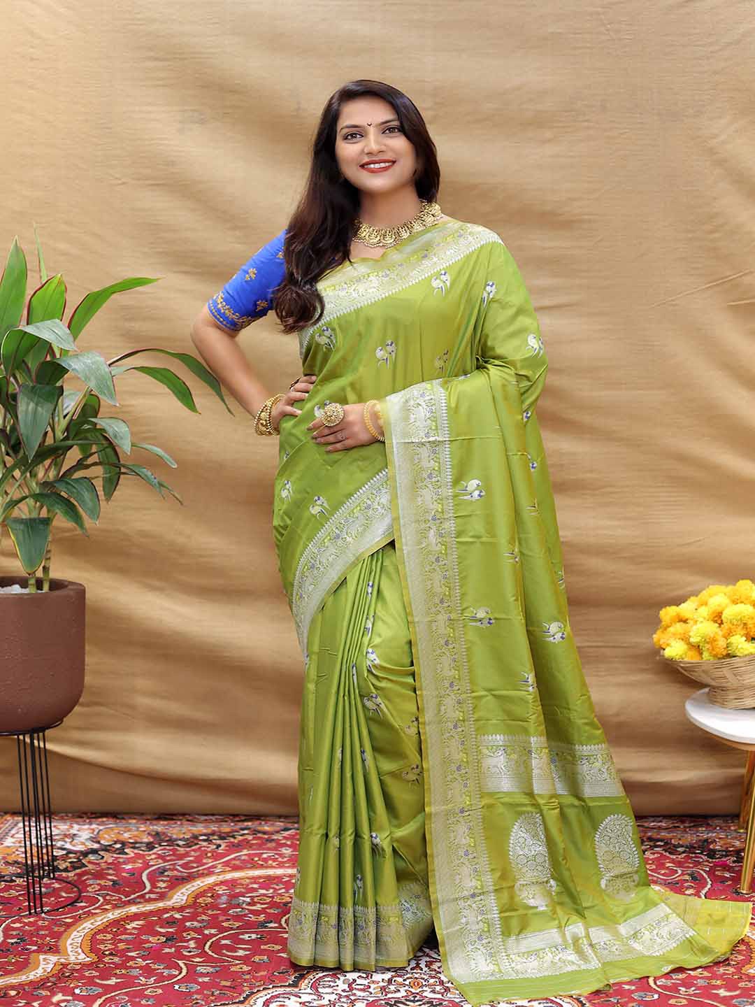 

Mitera Woven Design Zari Art Silk Saree, Green